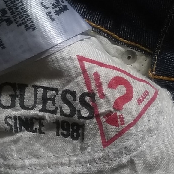 GUESS RIPPED JEANS - Picture 11 of 12